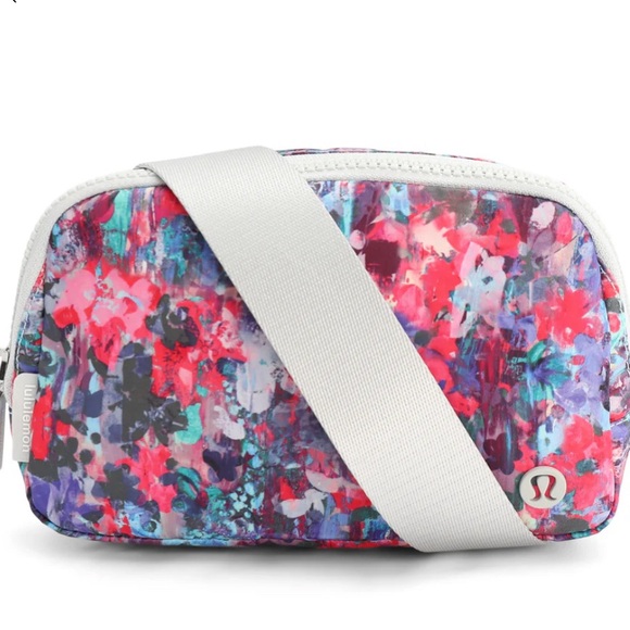 lululemon athletica Handbags - Lululemon Everywhere Beltbag With Long Strap 1 Liter Flower Glide Multi/Vapor.